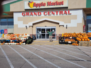 Grand Central Apple Market